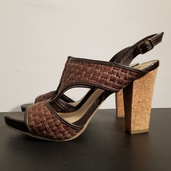 KENNETH COLE REACTION BROWN WOVEN CORK BLOCK HEELS SANDALS DAZEY SEXY BUCKLE 9 - Picture 2 of 8